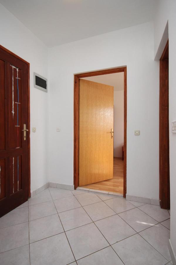 Apartments By The Sea Kustici, Pag - 6353 Zubovići Esterno foto